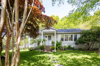 16 Bowditch Road, Shelter Island, NY 11964