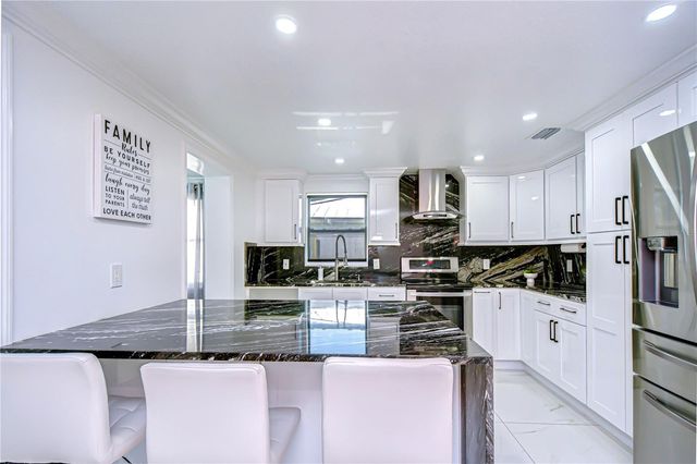 3314 W KIRBY STREET, Tampa, FL 33614