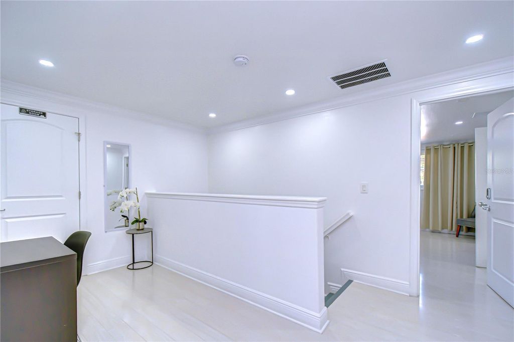 Image 22 of property listing at 3314 W KIRBY STREET, Tampa, FL 33614