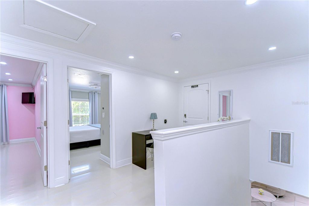 Image 23 of property listing at 3314 W KIRBY STREET, Tampa, FL 33614