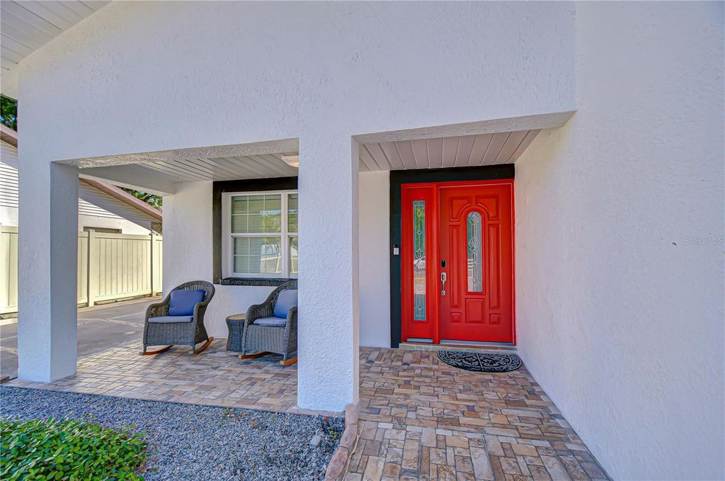 Image 4 of property listing at 3314 W KIRBY STREET, Tampa, FL 33614