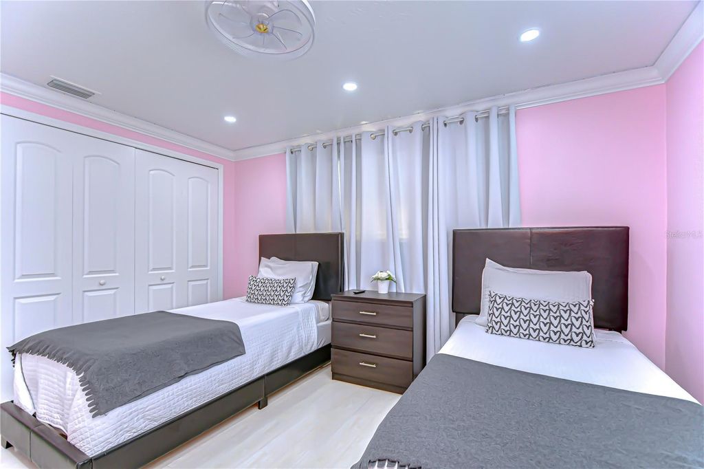 Image 33 of property listing at 3314 W KIRBY STREET, Tampa, FL 33614