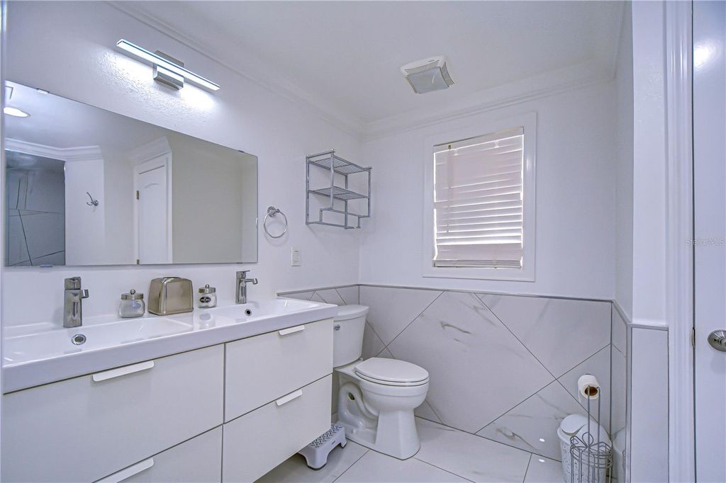 Image 49 of property listing at 3314 W KIRBY STREET, Tampa, FL 33614