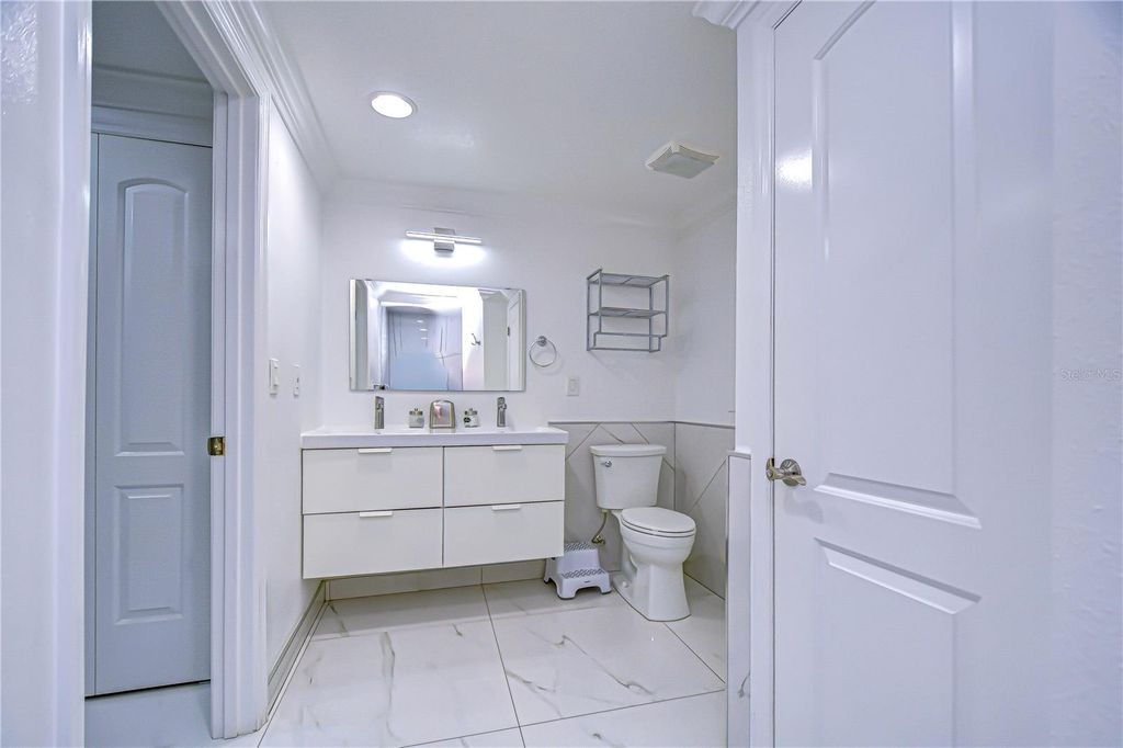 Image 50 of property listing at 3314 W KIRBY STREET, Tampa, FL 33614