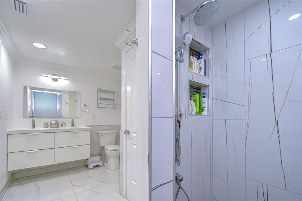 Image 52 of property listing at 3314 W KIRBY STREET, Tampa, FL 33614