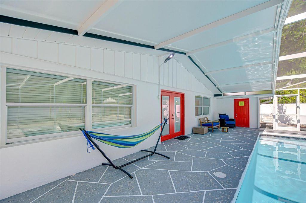 Image 58 of property listing at 3314 W KIRBY STREET, Tampa, FL 33614