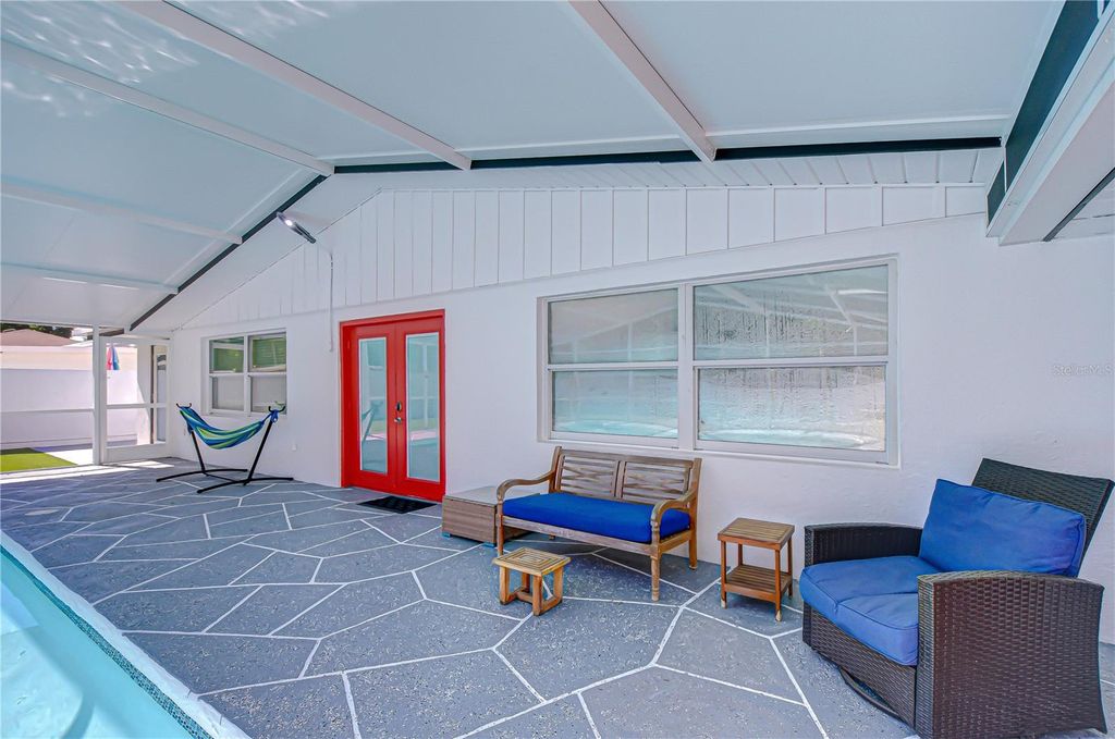 Image 59 of property listing at 3314 W KIRBY STREET, Tampa, FL 33614