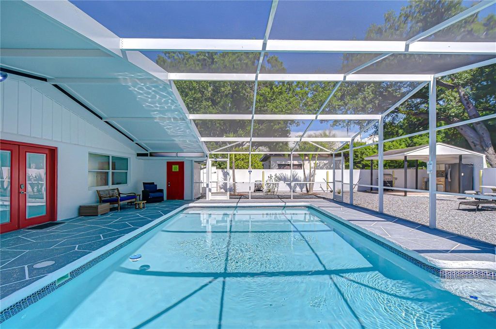 Image 60 of property listing at 3314 W KIRBY STREET, Tampa, FL 33614