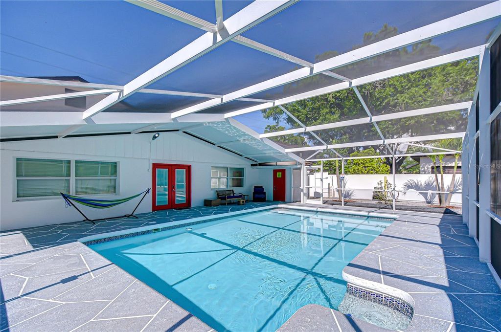 Image 62 of property listing at 3314 W KIRBY STREET, Tampa, FL 33614