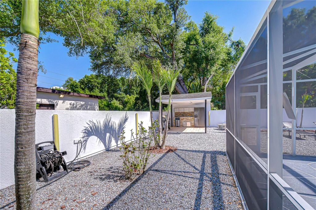 Image 66 of property listing at 3314 W KIRBY STREET, Tampa, FL 33614