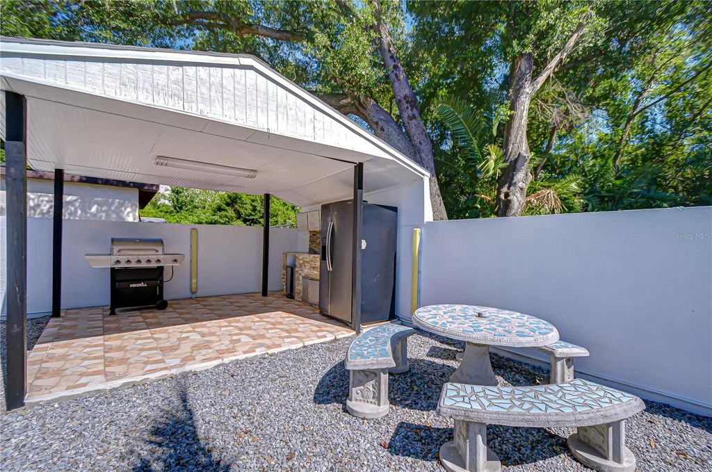 Image 72 of property listing at 3314 W KIRBY STREET, Tampa, FL 33614