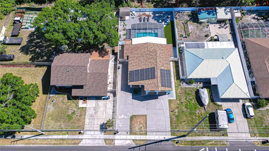 Image 77 of property listing at 3314 W KIRBY STREET, Tampa, FL 33614