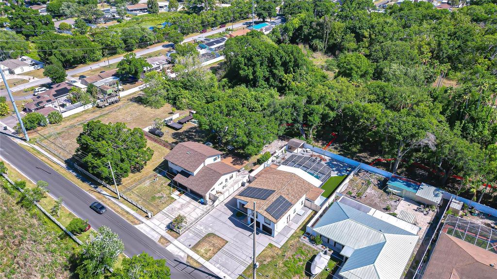 Image 80 of property listing at 3314 W KIRBY STREET, Tampa, FL 33614