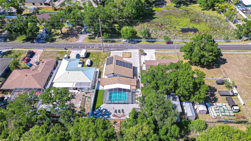 Image 81 of property listing at 3314 W KIRBY STREET, Tampa, FL 33614
