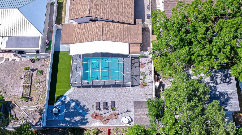 Image 83 of property listing at 3314 W KIRBY STREET, Tampa, FL 33614