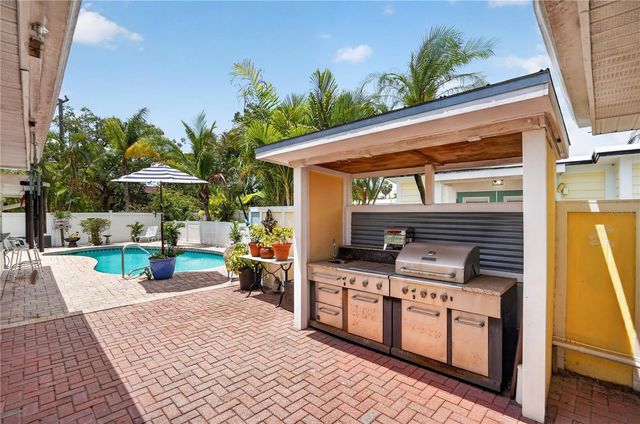 2403 VERMONT AVENUE E, Bradenton, FL 34208