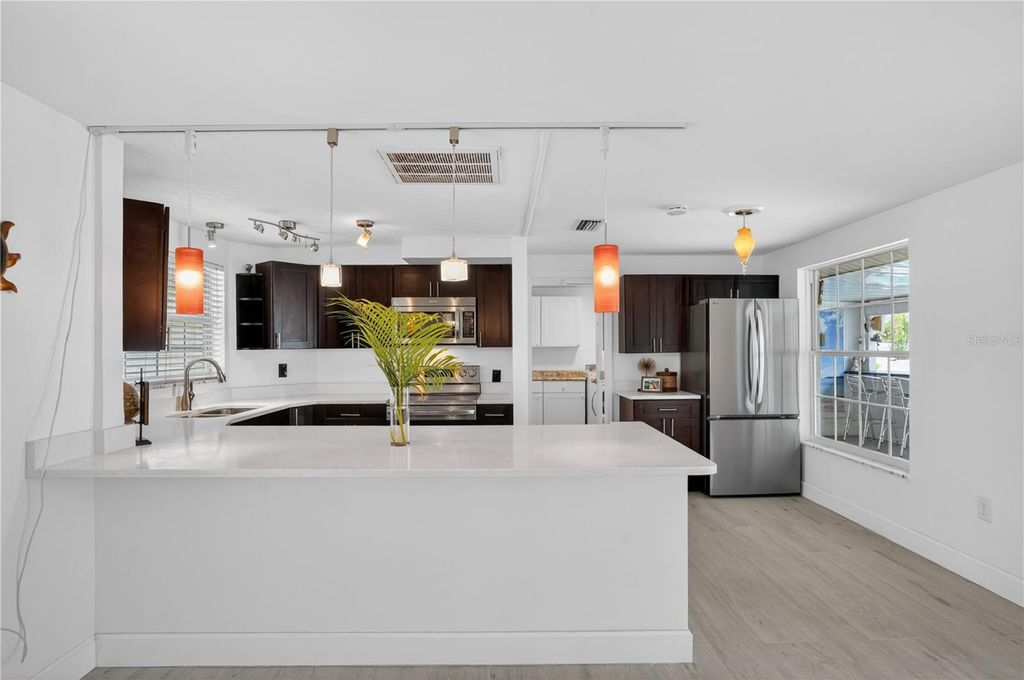 Image 11 of property listing at 2403 VERMONT AVENUE E, Bradenton, FL 34208