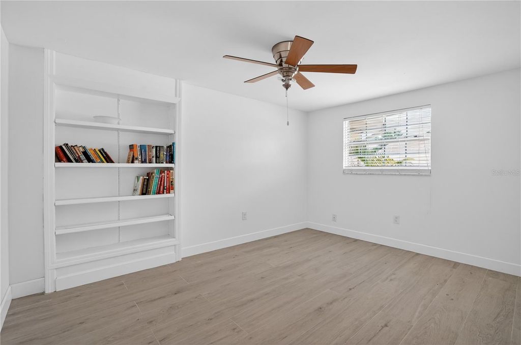 Image 17 of property listing at 2403 VERMONT AVENUE E, Bradenton, FL 34208