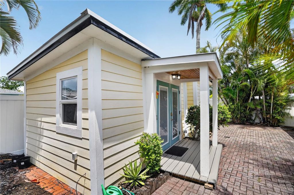 Image 26 of property listing at 2403 VERMONT AVENUE E, Bradenton, FL 34208