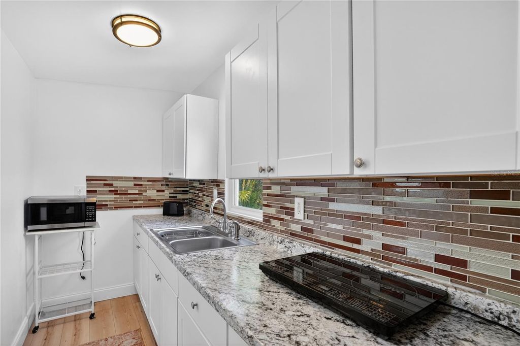 Image 31 of property listing at 2403 VERMONT AVENUE E, Bradenton, FL 34208