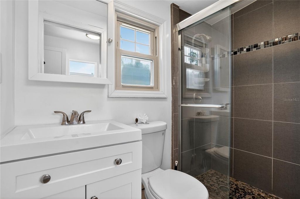 Image 32 of property listing at 2403 VERMONT AVENUE E, Bradenton, FL 34208