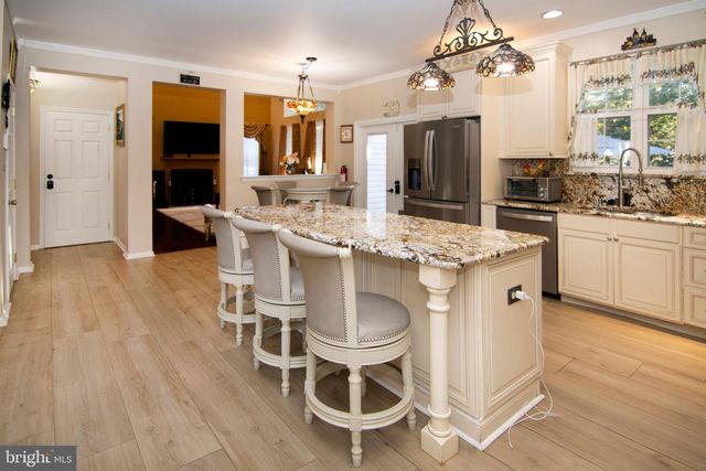 6 GOOSE NECK LN, Sicklerville, NJ 08081