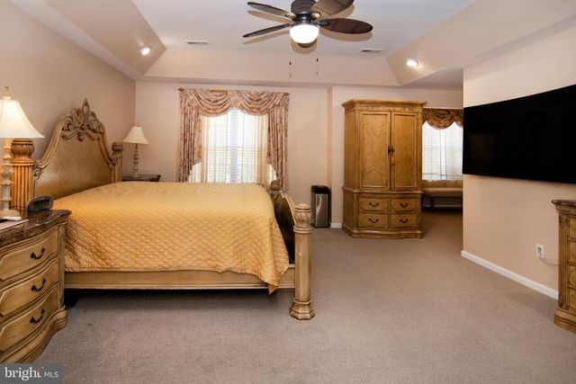 6 GOOSE NECK LN, Sicklerville, NJ 08081