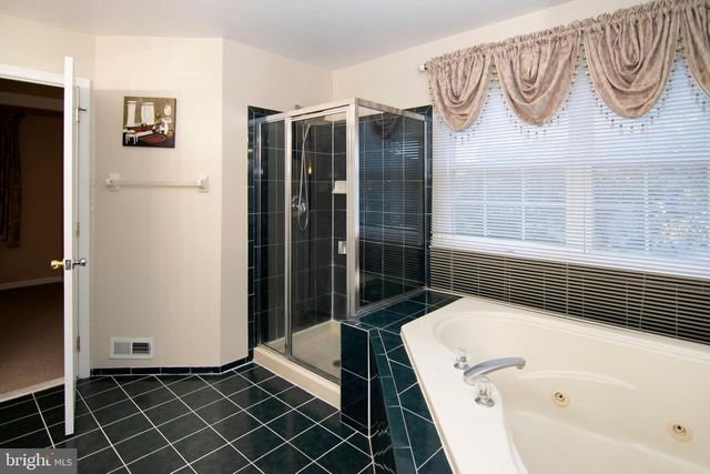 6 GOOSE NECK LN, Sicklerville, NJ 08081