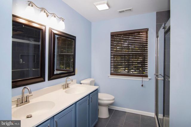 6 GOOSE NECK LN, Sicklerville, NJ 08081