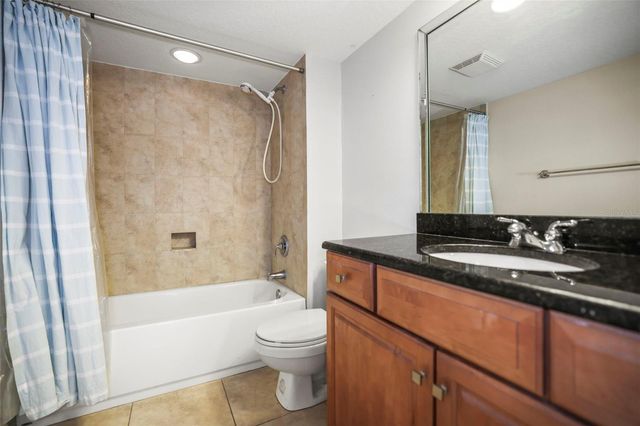 950 BROADWAY 205, Dunedin, FL 34698