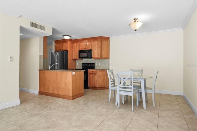 950 BROADWAY 205, Dunedin, FL 34698