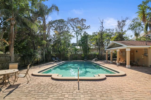 950 BROADWAY 205, Dunedin, FL 34698