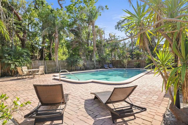 950 BROADWAY 205, Dunedin, FL 34698