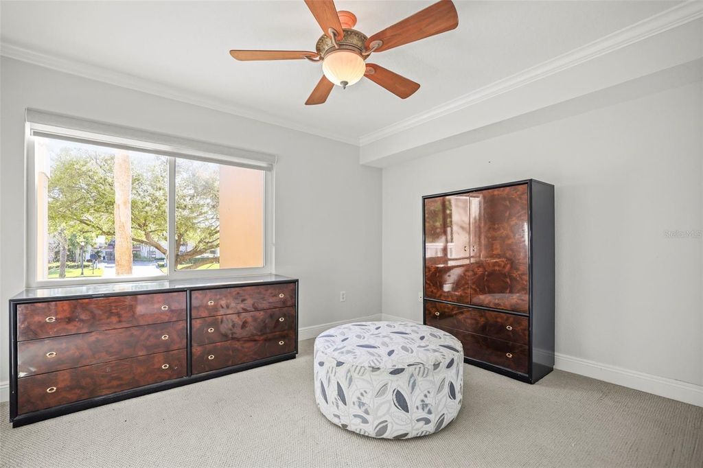 Image 19 of property listing at 950 BROADWAY 205, Dunedin, FL 34698