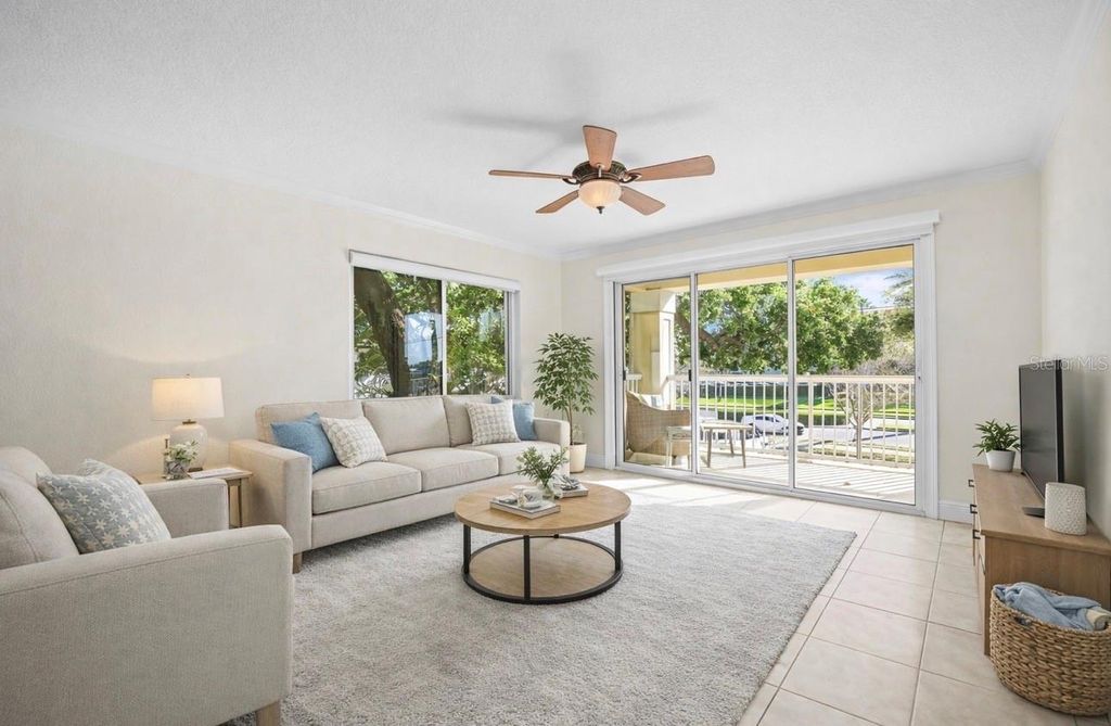 Image 3 of property listing at 950 BROADWAY 205, Dunedin, FL 34698