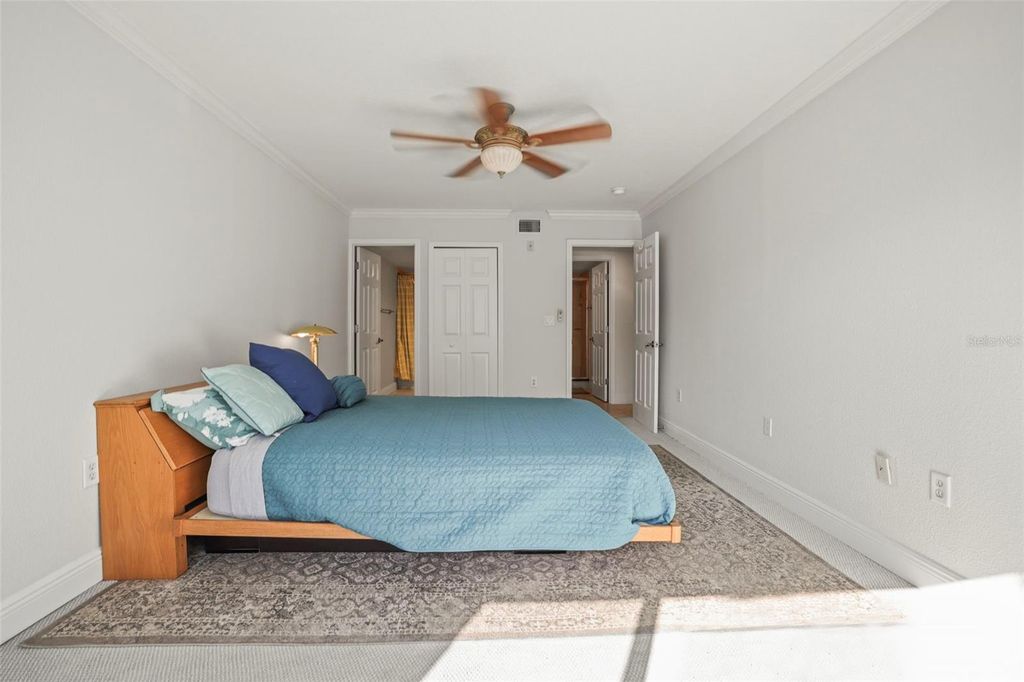 Image 22 of property listing at 950 BROADWAY 205, Dunedin, FL 34698