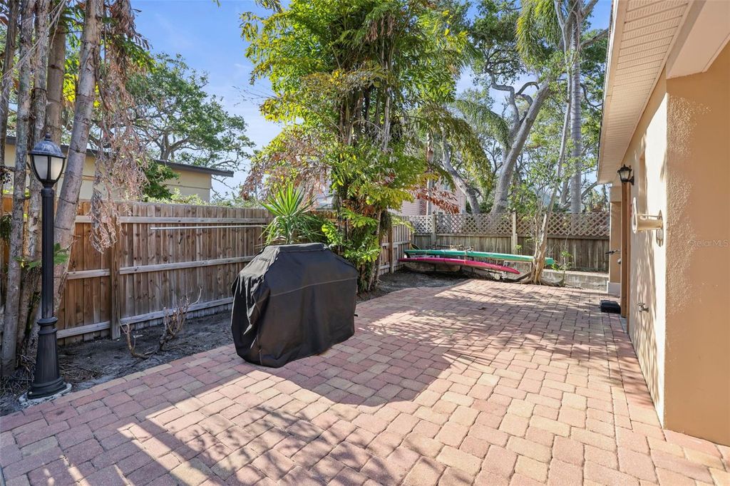 Image 32 of property listing at 950 BROADWAY 205, Dunedin, FL 34698