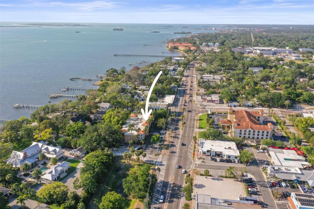 Image 34 of property listing at 950 BROADWAY 205, Dunedin, FL 34698