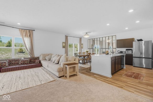 4042 Sedgewick Lane, Columbus, IN 47201