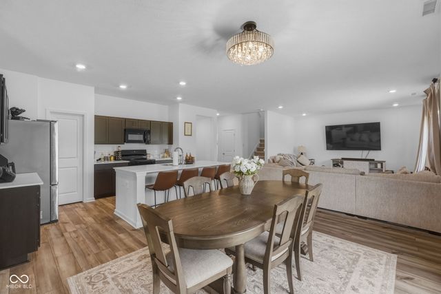 4042 Sedgewick Lane, Columbus, IN 47201