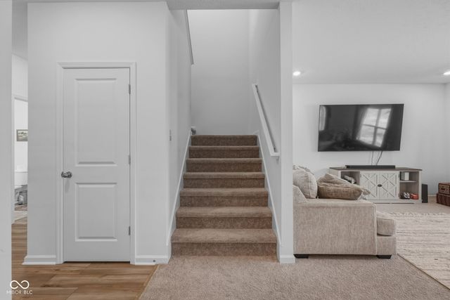 4042 Sedgewick Lane, Columbus, IN 47201