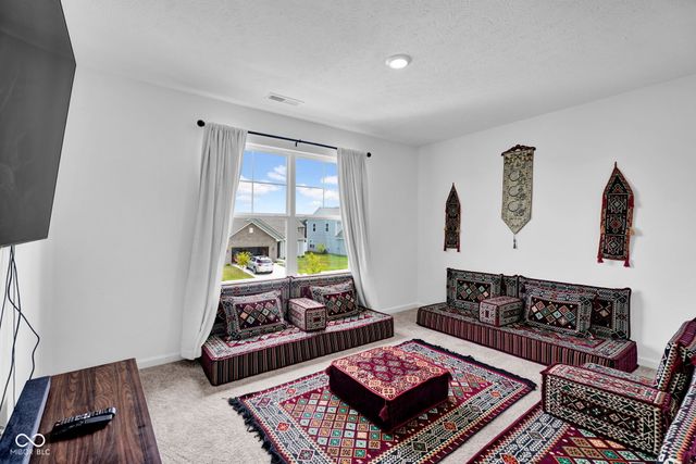 4042 Sedgewick Lane, Columbus, IN 47201