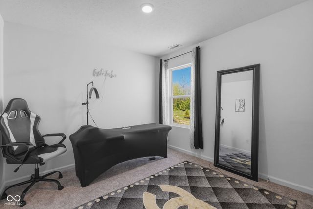 4042 Sedgewick Lane, Columbus, IN 47201