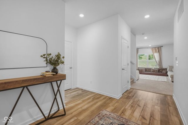 4042 Sedgewick Lane, Columbus, IN 47201