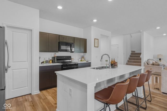 4042 Sedgewick Lane, Columbus, IN 47201