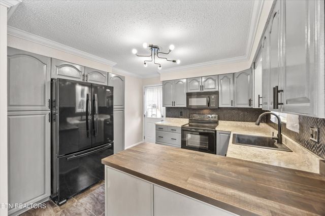 6524 Red Ashe Rd, Knoxville, TN 37918