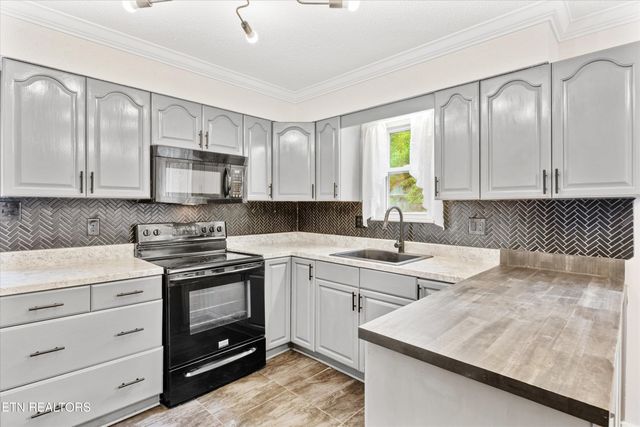 6524 Red Ashe Rd, Knoxville, TN 37918