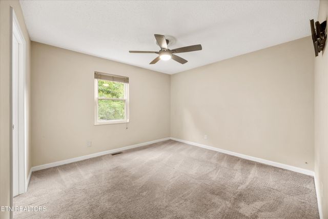 6524 Red Ashe Rd, Knoxville, TN 37918