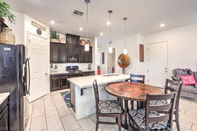 676 Otter Brook Street, Henderson, NV 89011