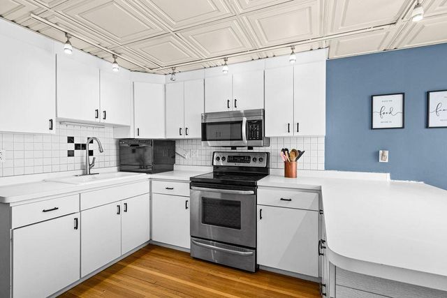 312 N 40th Avenue E, Duluth, MN 55804